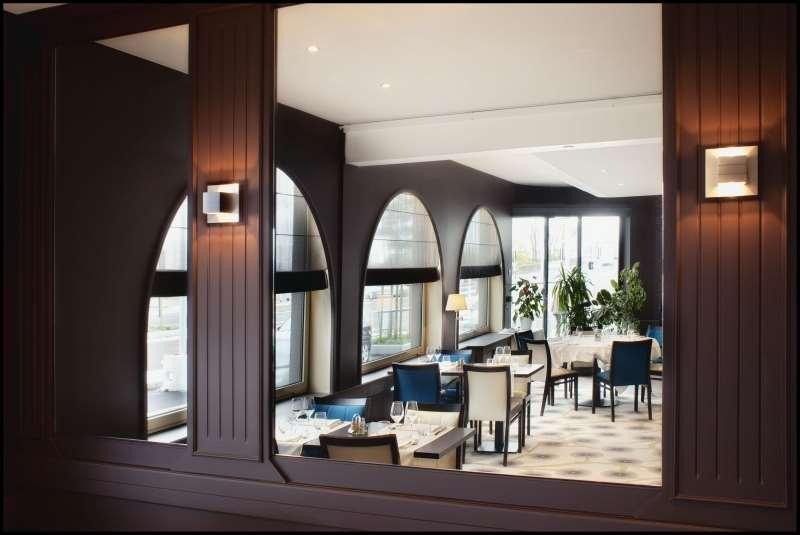 Hotel Le Berry Saint-Nazaire Ресторант снимка