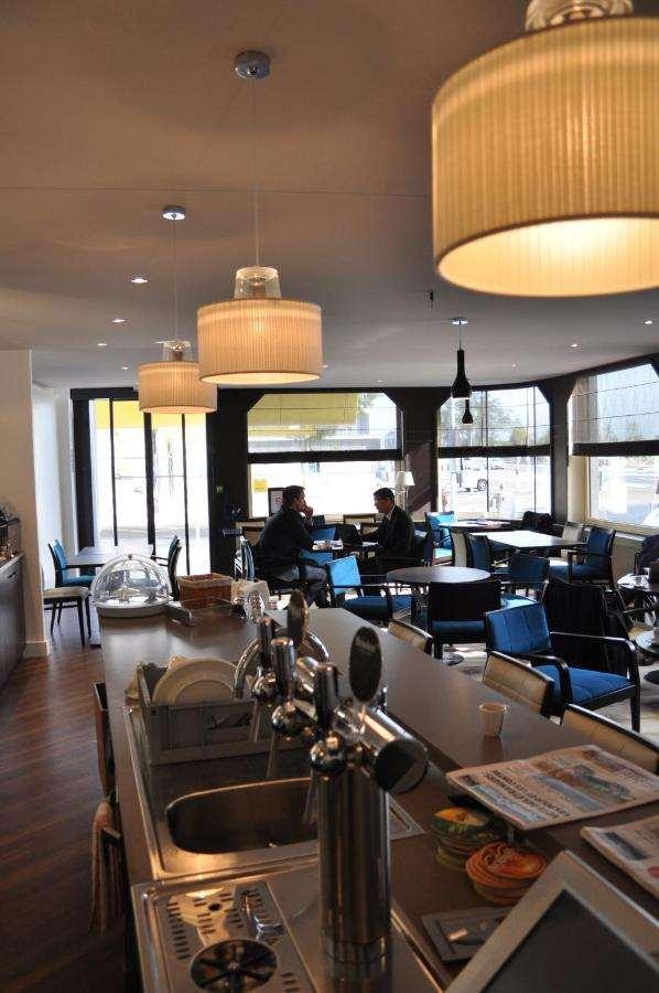 Hotel Le Berry Saint-Nazaire Ресторант снимка