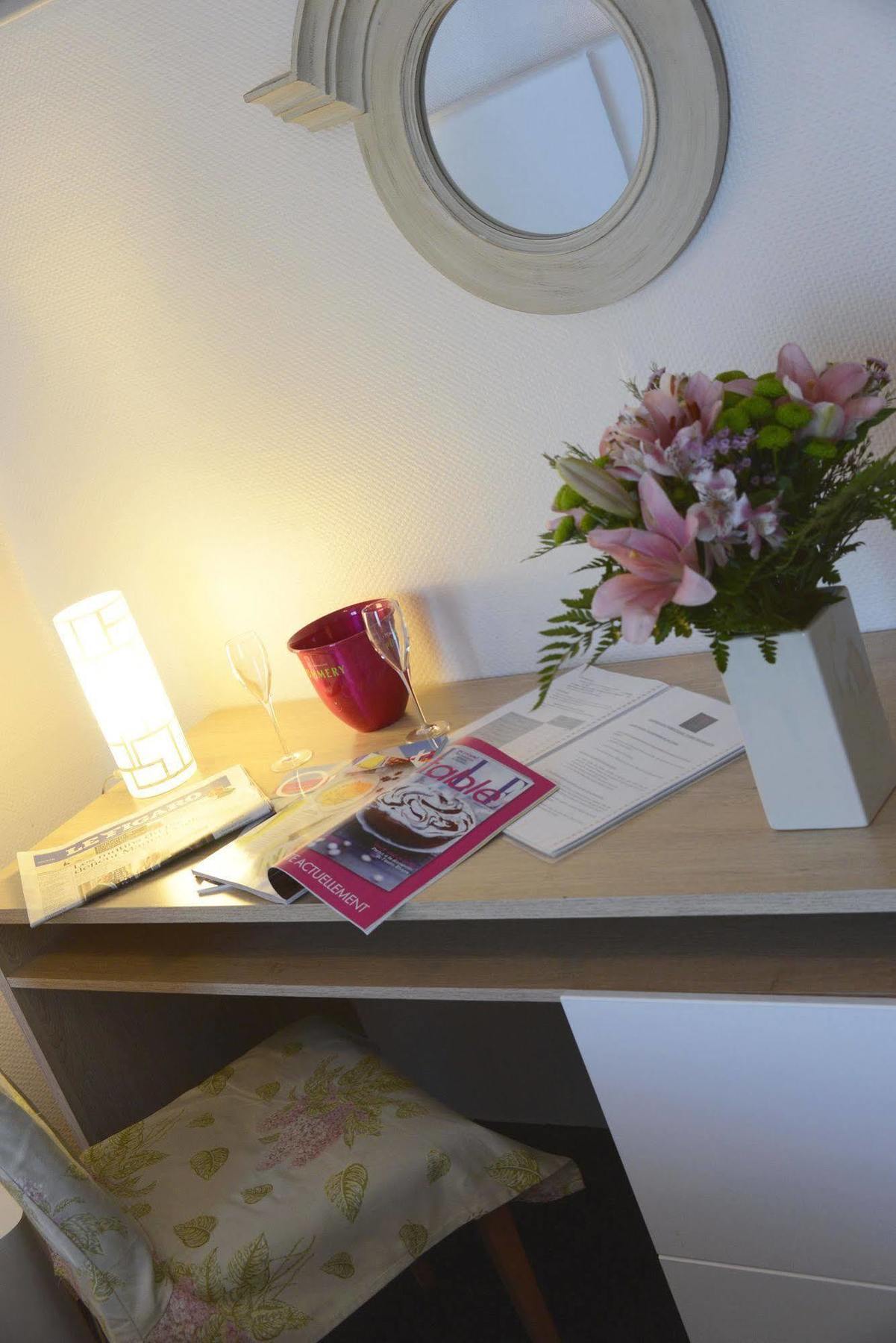 Hotel Le Berry Saint-Nazaire Екстериор снимка