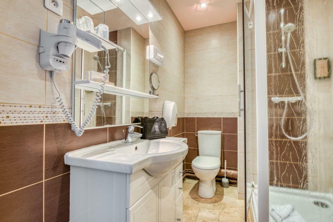 Hotel Le Berry Saint-Nazaire Екстериор снимка